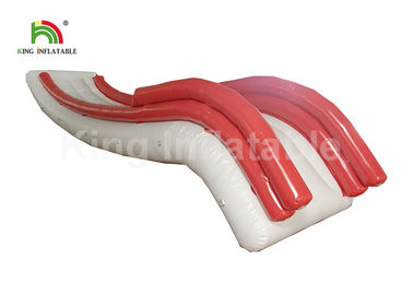কাস্টমাইজড লোগো সঙ্গে Airtight বহিরঙ্গন গোলাপী / হোয়াইট Inflatable ইয়ট স্লাইড জল খেলনা
